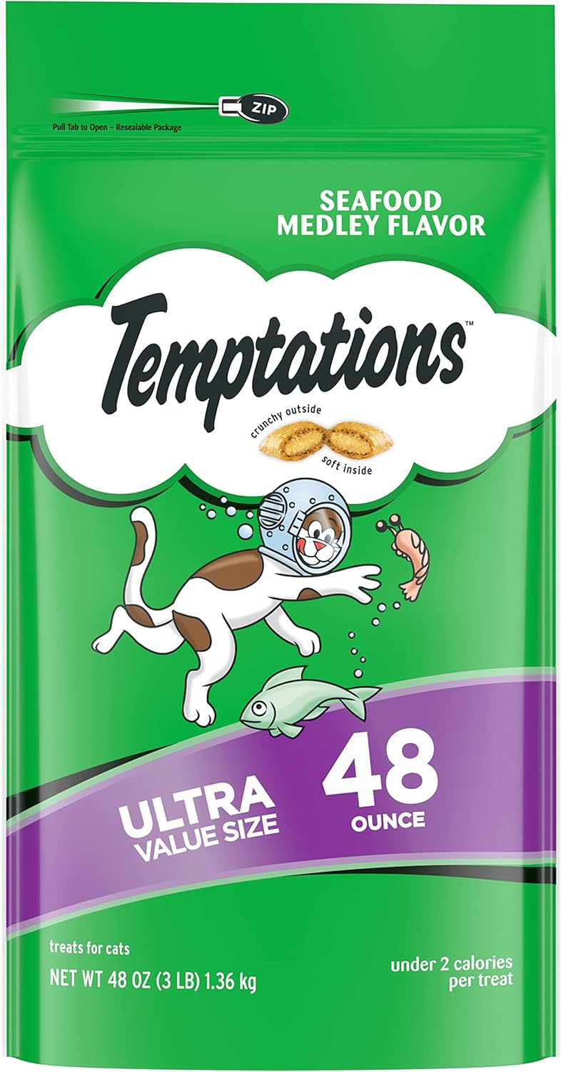 Temptations Classic Crunchy and Soft Cat Treats, Savory Salmon Flavor, 30 oz. Tub